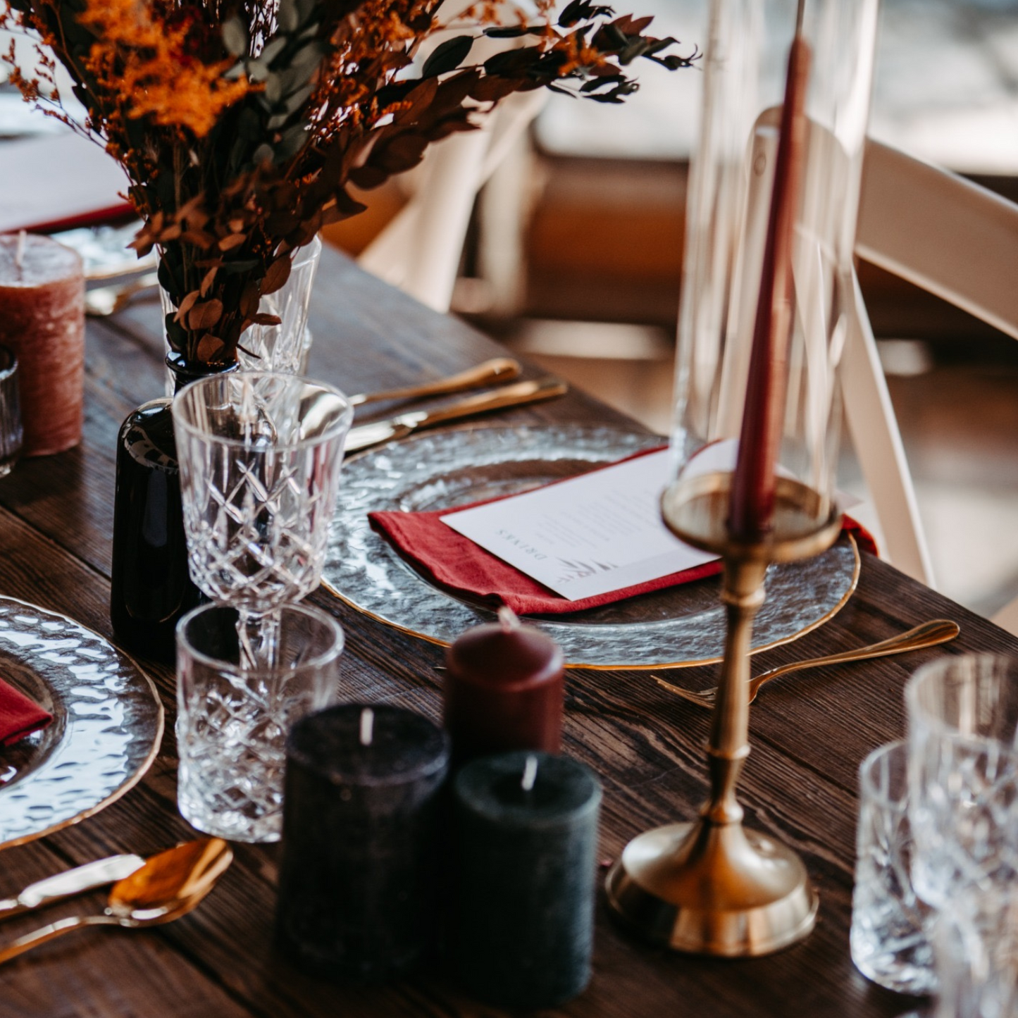 Kerzenständer aus Messinggold mit Windlichtaufsatz